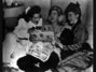 Il testo della I wanna be loved Andrews Sisters