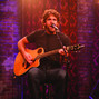 Il testo della Must be doin' somethin' right Billy Currington