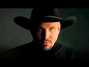 Il testo della Much too young Garth Brooks