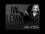 Il testo della Like a glove Ivy Levan