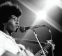 Il testo della Steppin' out Joan Armatrading