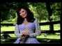 Il testo della Somewhere someone's falling in love Loretta Lynn