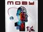 Il testo della Drop a beat Moby