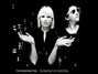 Il testo della Breaking into cars Raveonettes