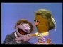 Il testo della I want to hold your ear Sesame Street