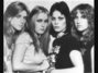 Il testo della I love playing with fire The Runaways