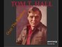 Il testo della Over the rainbow Tom T. Hall