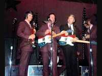 pochette album Hello happiness goodbye loneliness