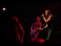 pochette album Hold me (mini version)