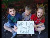 pochette album (nid) hon yw'r gã¢n sy'n mynd i achub yr iaith