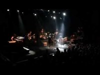 pochette album The singer addresses his audience