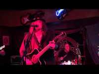 pochette album She's broken