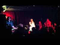 pochette album Somebody's in love